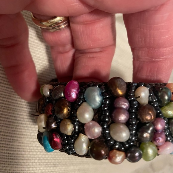 Handcrafted cuff bracelet with multi colored pearl-like beads - Picture 3 of 6